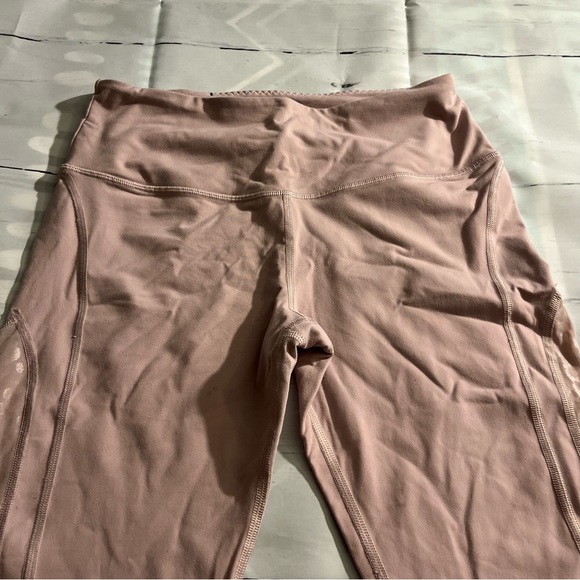 Mauve Pink Victoria Sport Workout Leggings with Sheer Animal Print Panel, Medium - Picture 4 of 14